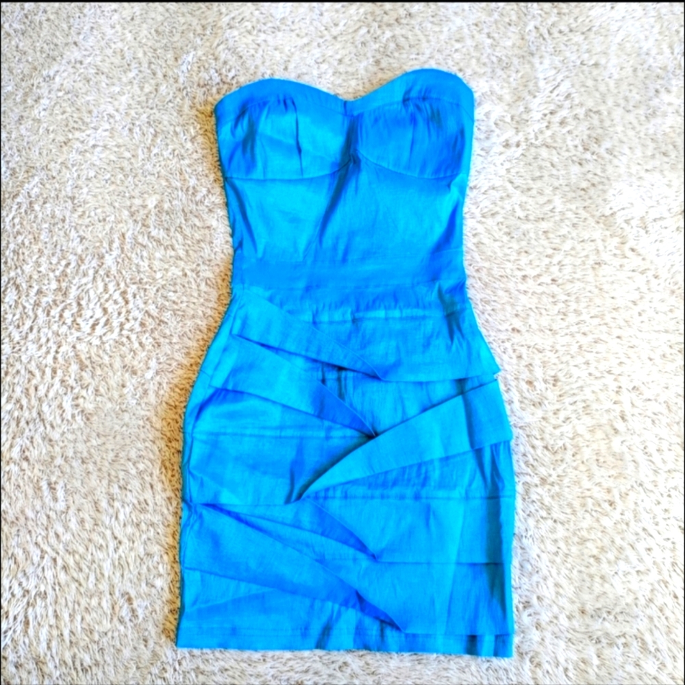 MOVING SALE!!! Hot Gal bodycon strapless mini dress